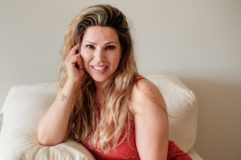 Ariane Rocha Mahfu Massagem em Pelotas Massagens terapêutica, relaxante, drenagem linfática, bambu terapia,pedras quentes e tântrica